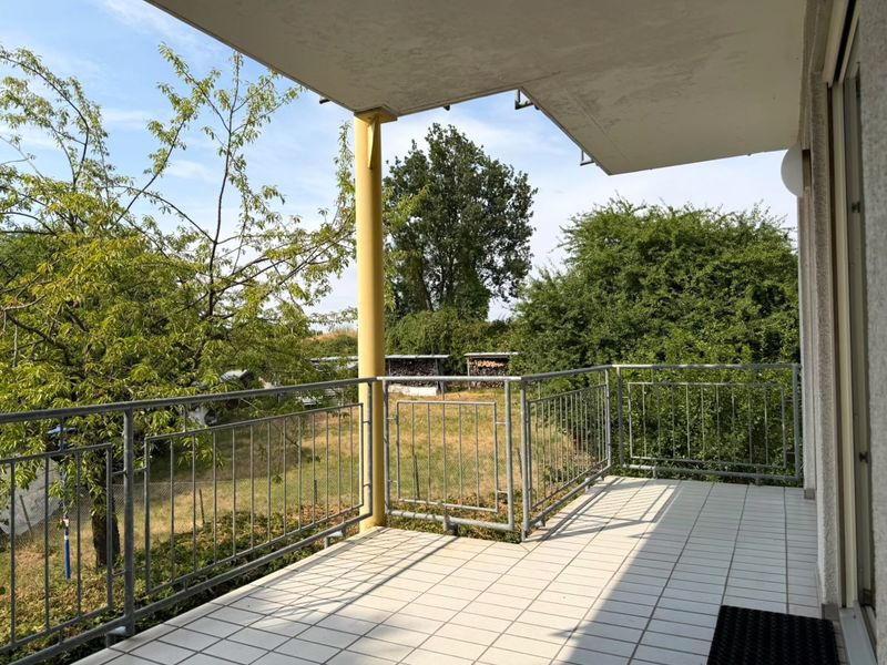 Wohnen am Weinberg – Gepflegte 2,5-Zimmer-Wohnung mit zwei Stellplätzen in Lützelsachsen